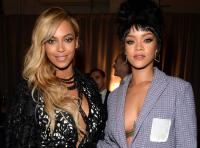 Mixhouse Vs. R&amp; B. ( Rihanna &amp; Beyoncè ) . The Duelling Megamix by Jonas Mix Larsen.